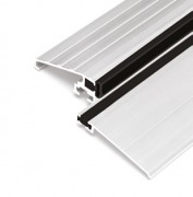 Aluminum threshold with a gasket and a thermal break - Lux System